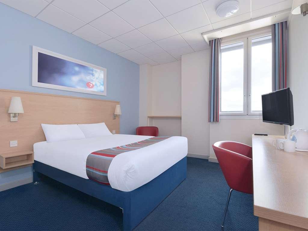 Travelodge Dundee Central Hotel Стая снимка