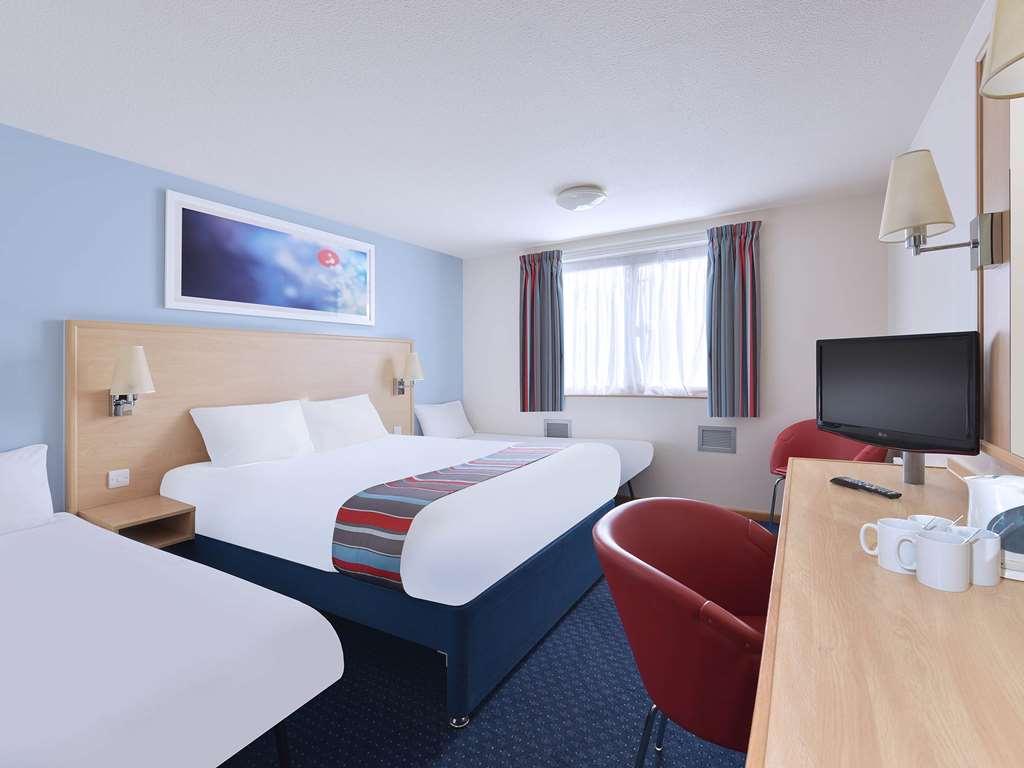 Travelodge Dundee Central Hotel Стая снимка
