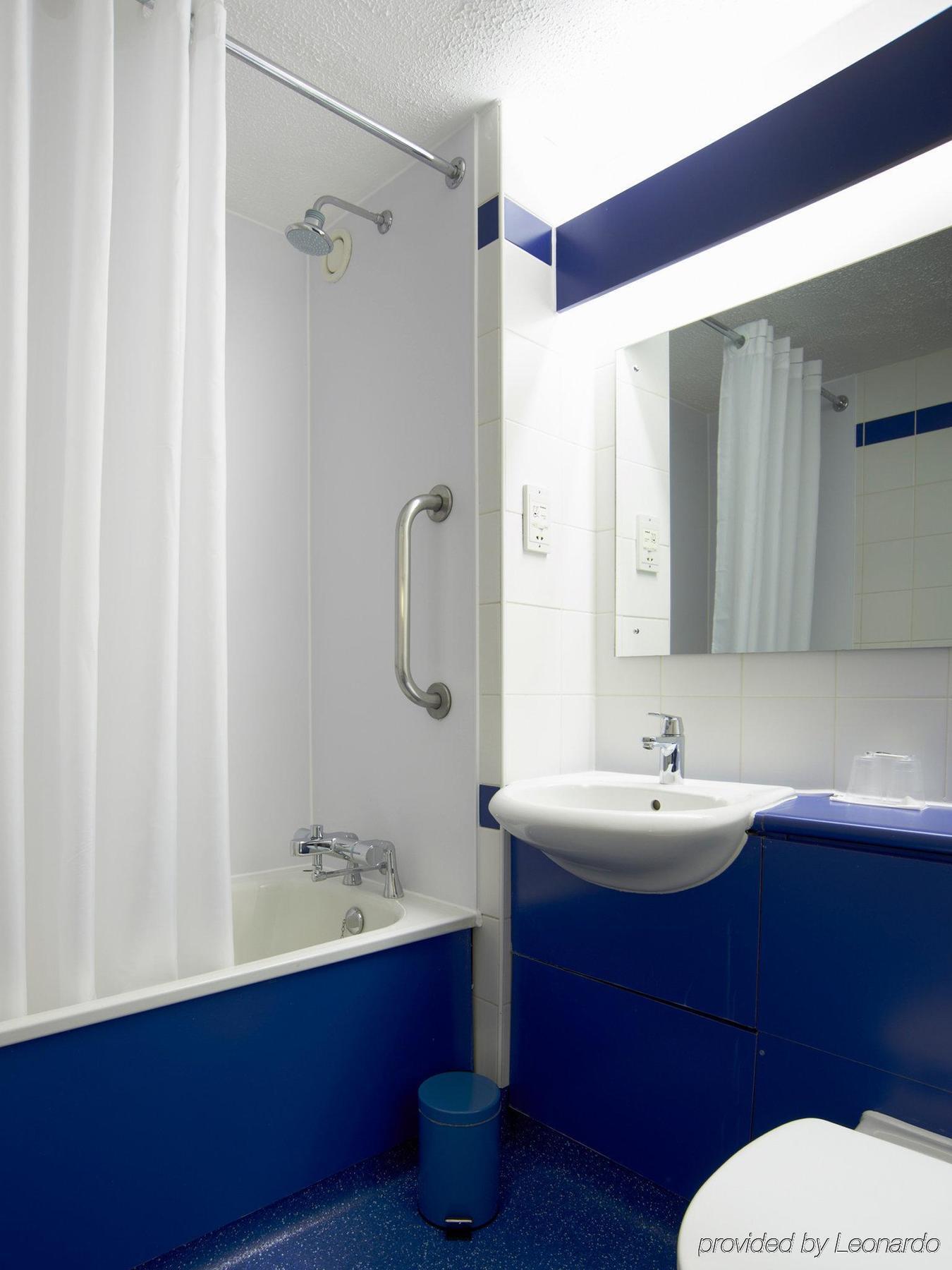 Travelodge Dundee Central Hotel Екстериор снимка