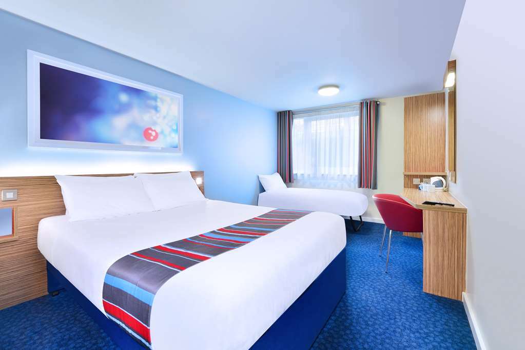 Travelodge Dundee Central Hotel Стая снимка